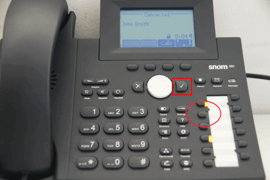 initiating a new call Snom 360 - Attended Transfer