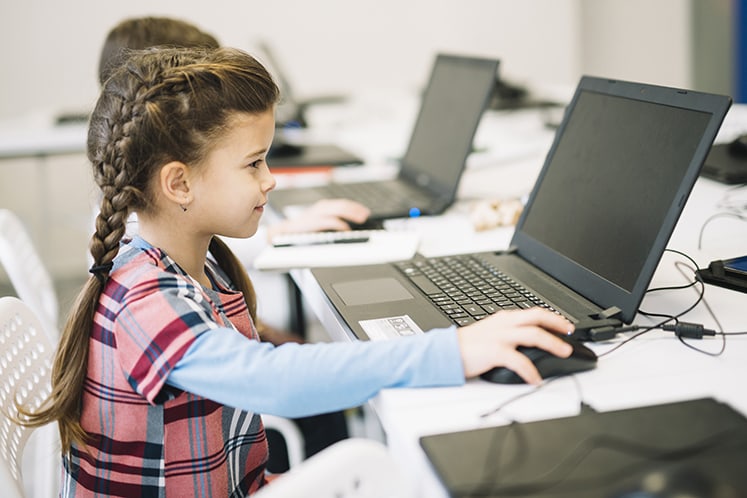 Student adapting to remote learning