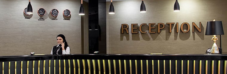 willing hotel reception